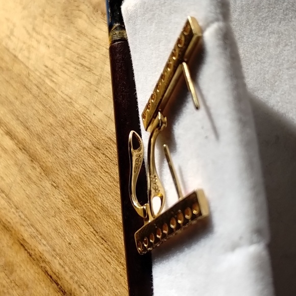 18k natural diamond earrings - Picture 7 of 8